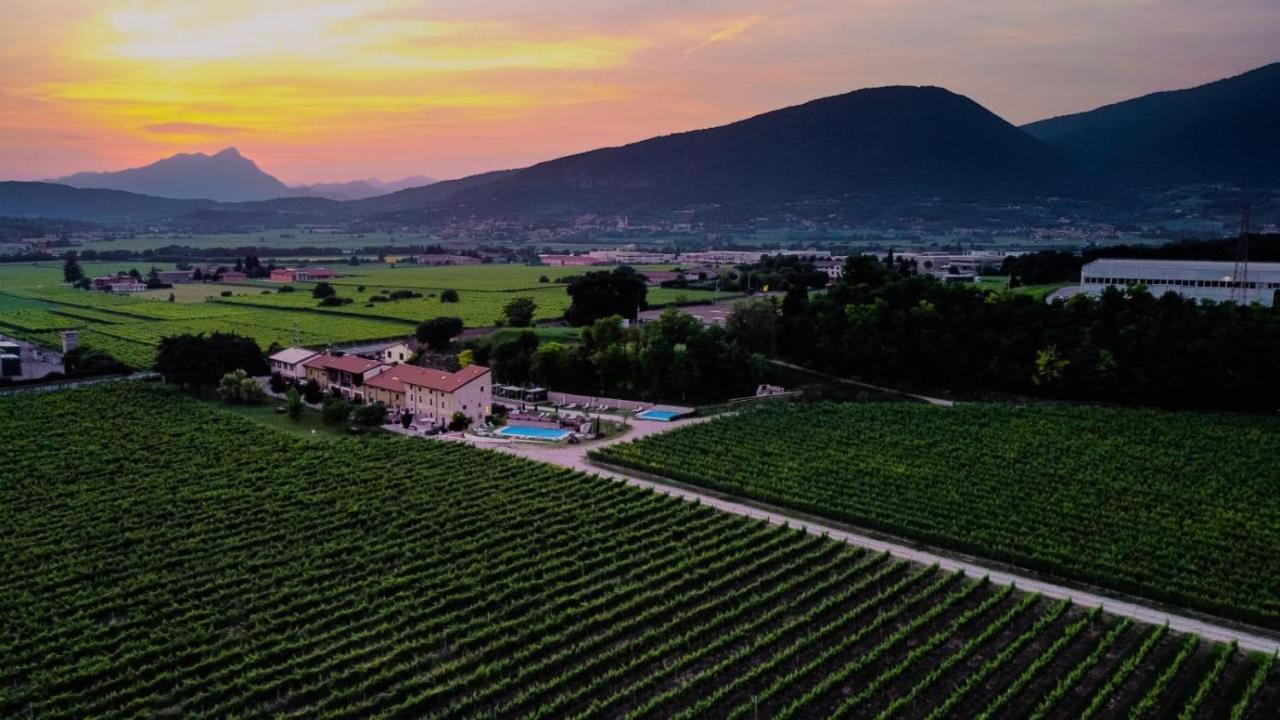 Agriturismo Corte Patrizia Caprino Veronese Buitenkant foto