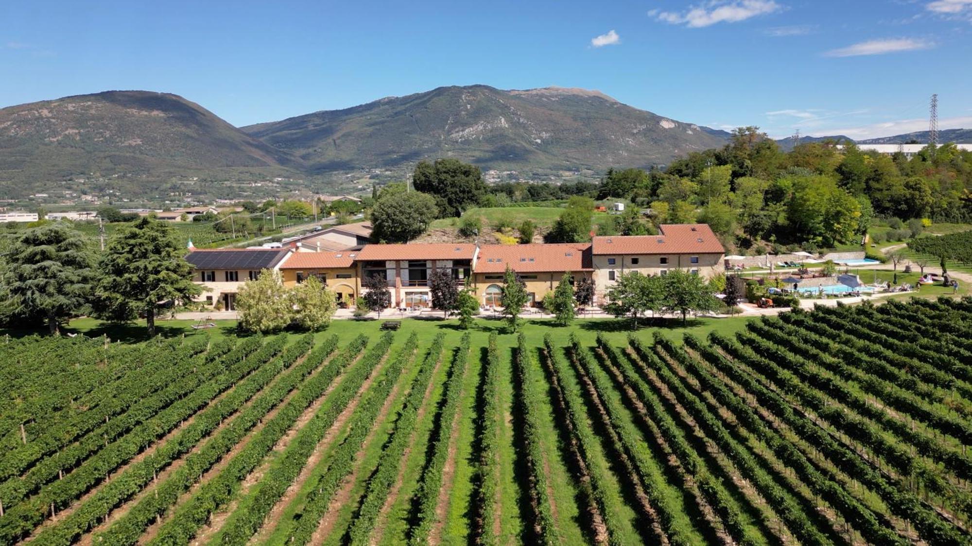Agriturismo Corte Patrizia Caprino Veronese Buitenkant foto