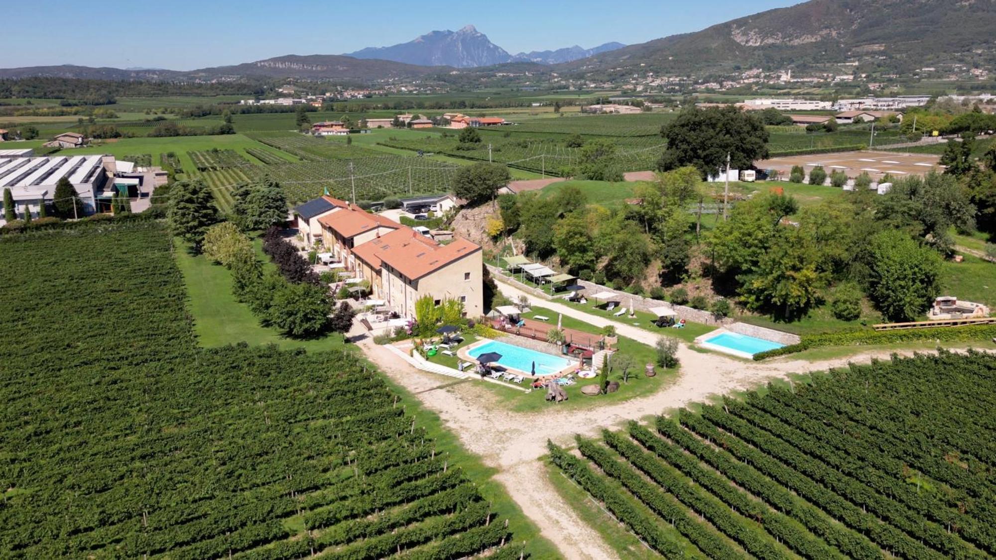 Agriturismo Corte Patrizia Caprino Veronese Buitenkant foto