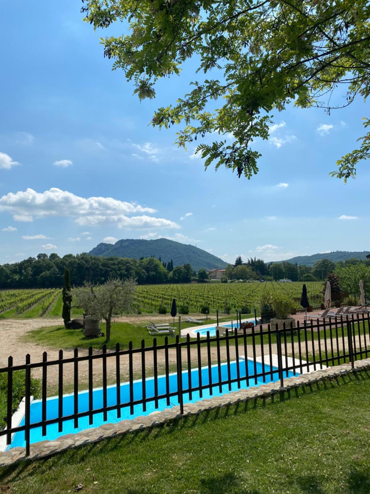 Agriturismo Corte Patrizia Caprino Veronese Buitenkant foto